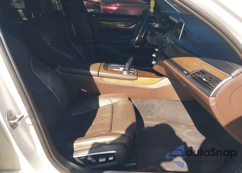 2016 BMW 740I z USA, uszkodzony, nr VIN WBA7E2C57GG504692